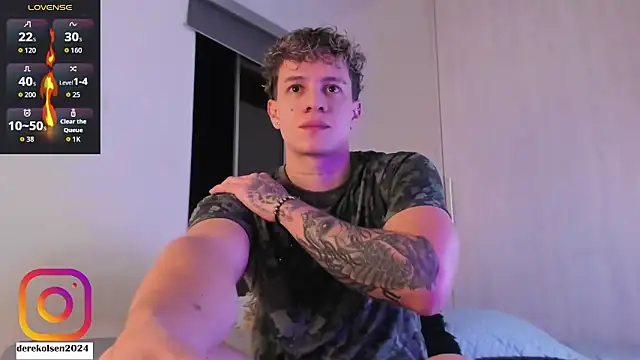 Snapshot of DerekOlsen chatting on 09/20/25, 02:56 DerekOlsen online show from 09/20/25, 02:56