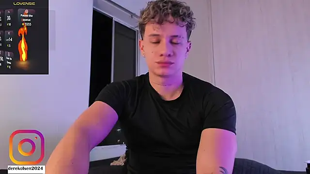 Snapshot of DerekOlsen chatting on 09/25/25, 02:59 DerekOlsen online show from 09/25/25, 02:59