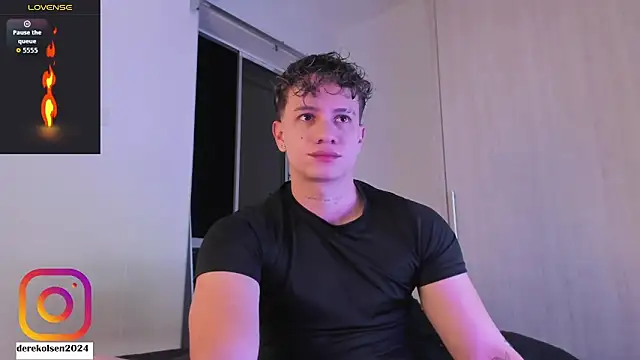 Snapshot of DerekOlsen chatting on 10/09/25, 02:31 DerekOlsen online show from 10/09/25, 02:31