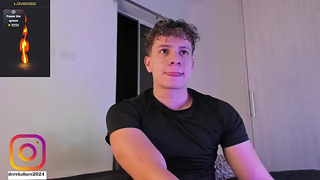 Snapshot of DerekOlsen chatting on 10/14/25, 02:45 DerekOlsen online show from 10/14/25, 02:45