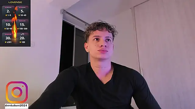 Snapshot of DerekOlsen chatting on 10/21/25, 03:18 DerekOlsen online show from 10/21/25, 03:18