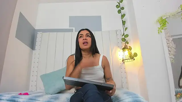 hannah gray online show from 10/20/25, 11:10