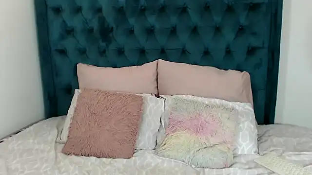 Snapshot of 1Blackertheberry1 chatting on 01/17/25, 10:23 1Blackertheberry1 online show from 01/17/25, 10:23