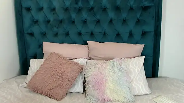 Snapshot of 1Blackertheberry1 chatting on 01/25/25, 10:28 1Blackertheberry1 online show from 01/25/25, 10:28