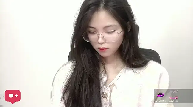 Snapshot of ---MIA--- chatting on 01/20/25, 05:37 ---MIA--- online show from 01/20/25, 05:37