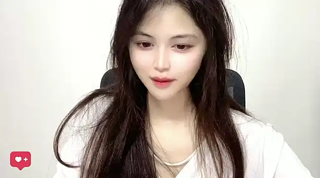 Snapshot of ---MIA--- chatting on 01/25/25, 12:37 ---MIA--- online show from 01/25/25, 12:37