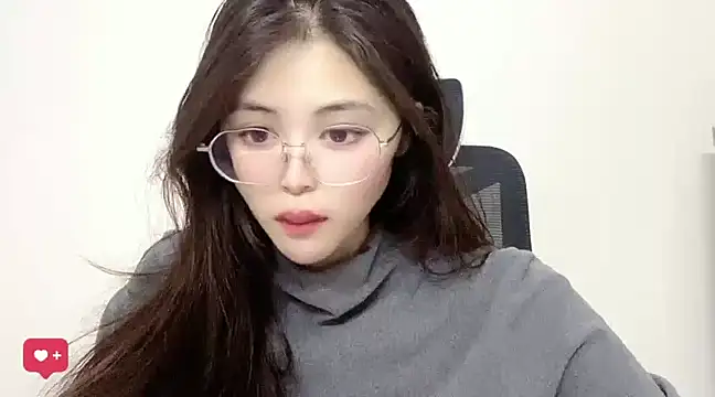 Snapshot of ---MIA--- chatting on 02/02/25, 03:10 ---MIA--- online show from 02/02/25, 03:10