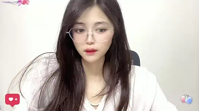 Snapshot of ---MIA--- chatting on 02/11/25, 01:20 ---MIA--- online show from 02/11/25, 01:20