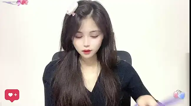 Snapshot of ---MIA--- chatting on 02/18/25, 01:11 ---MIA--- online show from 02/18/25, 01:11