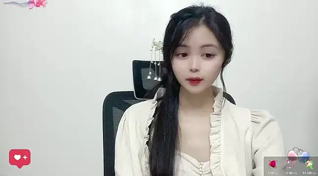 Snapshot of ---MIA--- chatting on 02/21/25, 04:05 ---MIA--- online show from 02/21/25, 04:05