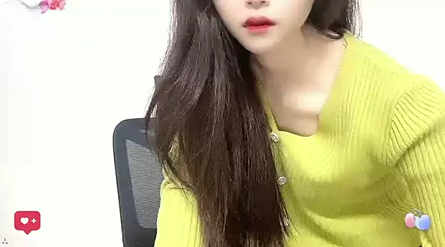 Snapshot of ---MIA--- chatting on 02/22/25, 01:02 ---MIA--- online show from 02/22/25, 01:02