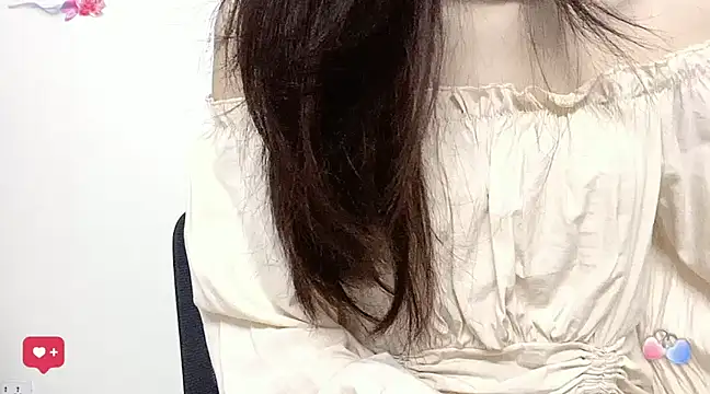 Snapshot of ---MIA--- chatting on 02/23/25, 11:33 ---MIA--- online show from 02/23/25, 11:33