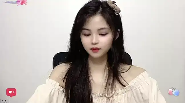 Snapshot of ---MIA--- chatting on 02/23/25, 05:39 ---MIA--- online show from 02/23/25, 05:39