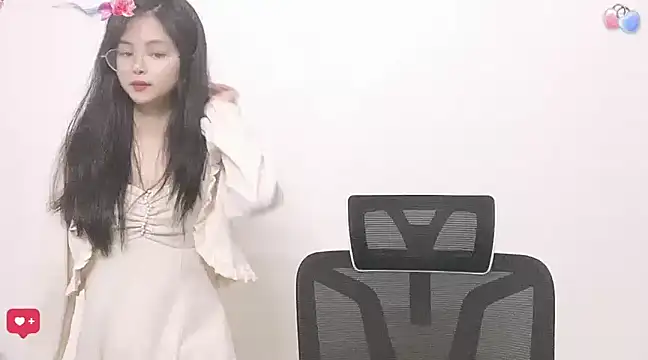 Snapshot of ---MIA--- chatting on 02/27/25, 06:42 ---MIA--- online show from 02/27/25, 06:42