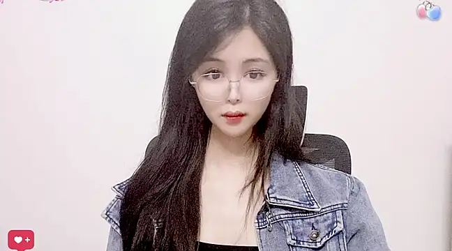 Snapshot of ---MIA--- chatting on 03/09/25, 01:15 ---MIA--- online show from 03/09/25, 01:15