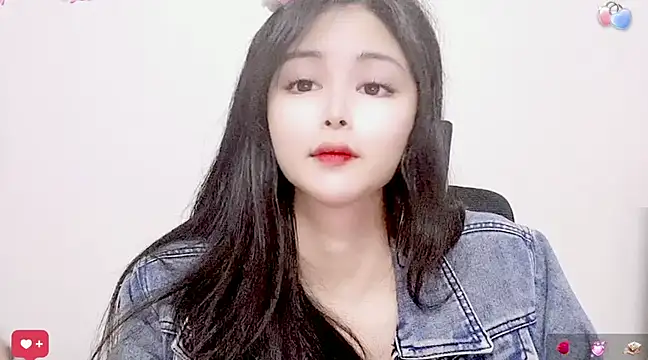 Snapshot of ---MIA--- chatting on 03/09/25, 04:33 ---MIA--- online show from 03/09/25, 04:33