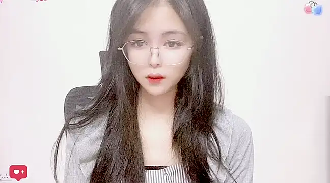 Snapshot of ---MIA--- chatting on 03/18/25, 01:20 ---MIA--- online show from 03/18/25, 01:20