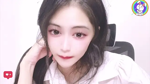 Snapshot of ---MIA--- chatting on 09/19/25, 02:18 ---MIA--- online show from 09/19/25, 02:18