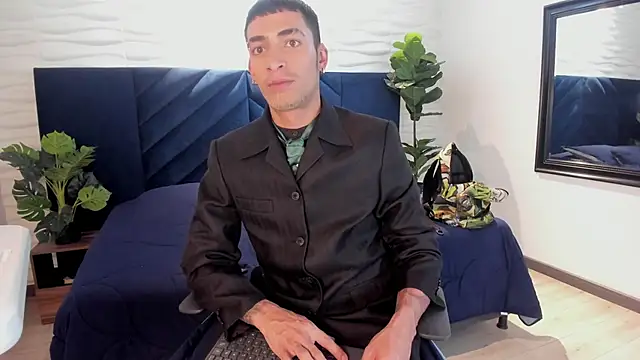 Snapshot of DrakeNeumann chatting on 02/13/25, 03:18 DrakeNeumann online show from 02/13/25, 03:18