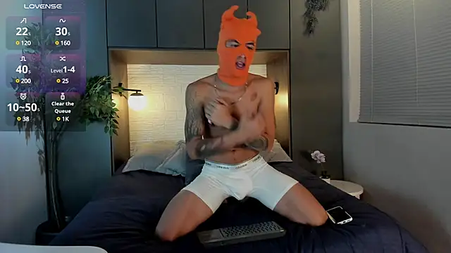 Snapshot of DrakeNeumann chatting on 02/17/25, 03:36 DrakeNeumann online show from 02/17/25, 03:36