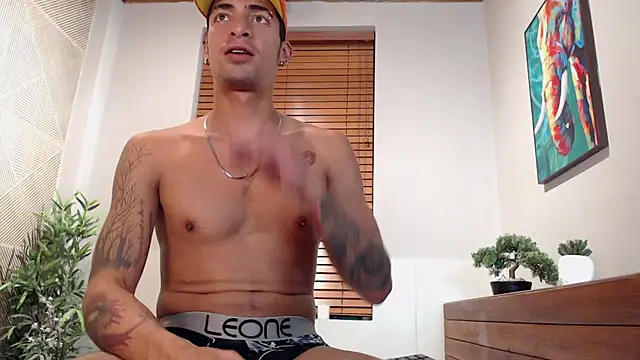 Snapshot of DrakeNeumann chatting on 02/18/25, 06:59 DrakeNeumann online show from 02/18/25, 06:59