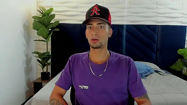 Snapshot of DrakeNeumann chatting on 03/01/25, 02:26 DrakeNeumann online show from 03/01/25, 02:26