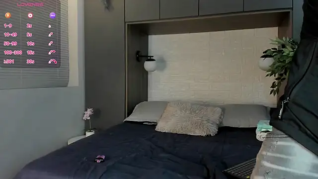 Snapshot of DrakeNeumann chatting on 03/08/25, 02:45 DrakeNeumann online show from 03/08/25, 02:45