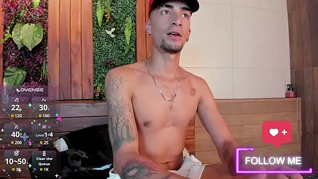 Snapshot of DrakeNeumann chatting on 03/09/25, 05:22 DrakeNeumann online show from 03/09/25, 05:22