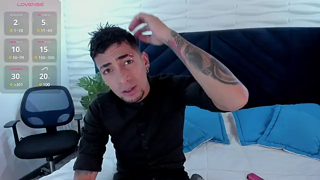 Snapshot of DrakeNeumann chatting on 03/13/25, 03:33 DrakeNeumann online show from 03/13/25, 03:33