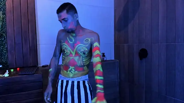 Snapshot of DrakeNeumann chatting on 03/14/25, 07:04 DrakeNeumann online show from 03/14/25, 07:04