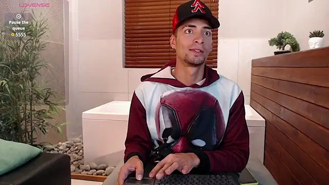 Snapshot of DrakeNeumann chatting on 03/18/25, 06:46 DrakeNeumann online show from 03/18/25, 06:46