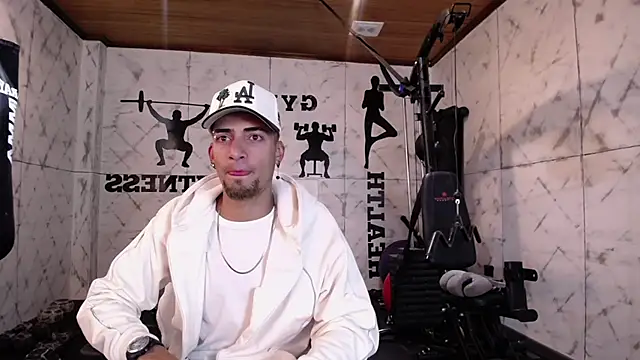 Snapshot of DrakeNeumann chatting on 09/09/25, 03:50 DrakeNeumann online show from 09/09/25, 03:50