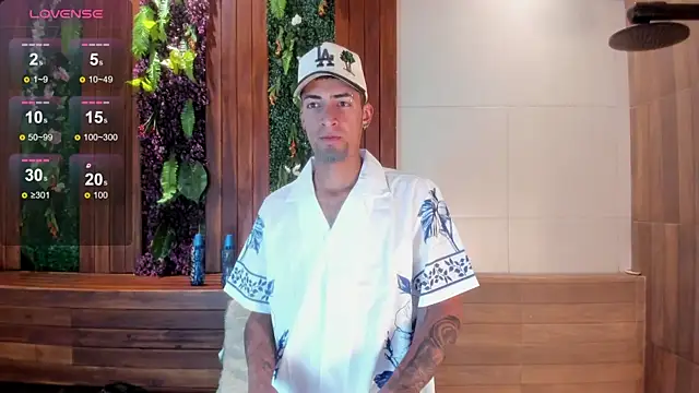 Snapshot of DrakeNeumann chatting on 09/16/25, 03:51 DrakeNeumann online show from 09/16/25, 03:51