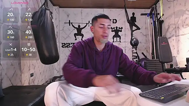 Snapshot of DrakeNeumann chatting on 09/28/25, 03:56 DrakeNeumann online show from 09/28/25, 03:56