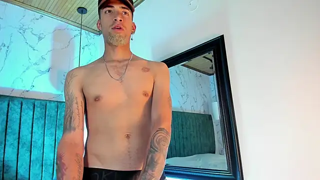 Snapshot of DrakeNeumann chatting on 09/29/25, 03:33 DrakeNeumann online show from 09/29/25, 03:33