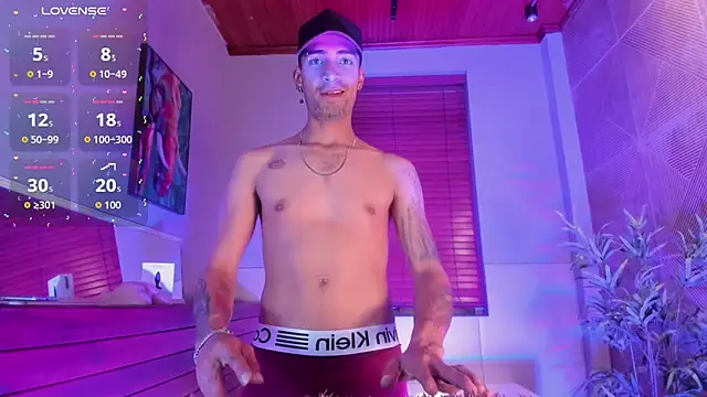 Snapshot of DrakeNeumann chatting on 09/30/25, 03:55 DrakeNeumann online show from 09/30/25, 03:55