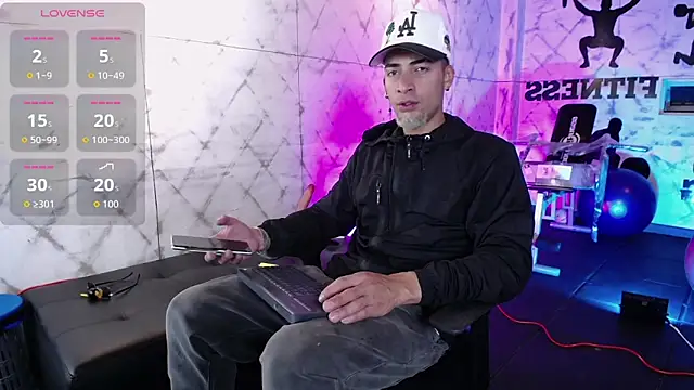 Snapshot of DrakeNeumann chatting on 10/17/25, 03:42 DrakeNeumann online show from 10/17/25, 03:42