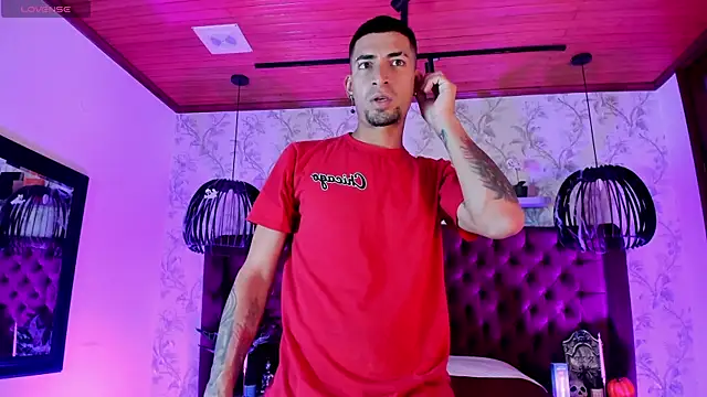 Snapshot of DrakeNeumann chatting on 11/03/25, 03:52 DrakeNeumann online show from 11/03/25, 03:52