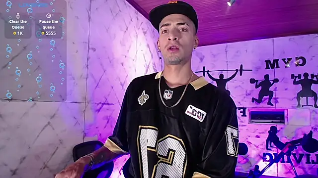 Snapshot of DrakeNeumann chatting on 11/14/25, 03:38 DrakeNeumann online show from 11/14/25, 03:38