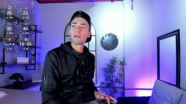 Snapshot of DrakeNeumann chatting on 11/18/25, 04:06 DrakeNeumann online show from 11/18/25, 04:06