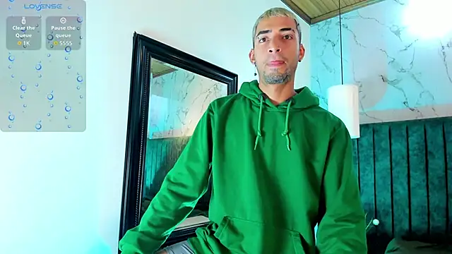 Snapshot of DrakeNeumann chatting on 11/24/25, 03:50 DrakeNeumann online show from 11/24/25, 03:50