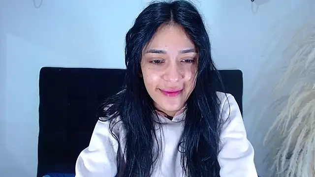 Snapshot of srta_luciana chatting on 06/12/26, 12:04 srta luciana online show from 06/12/26, 12:04