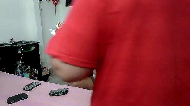 Snapshot of Boycuriousxxx chatting on 04/30/26, 10:43 Boycuriousxxx online show from 04/30/26, 10:43