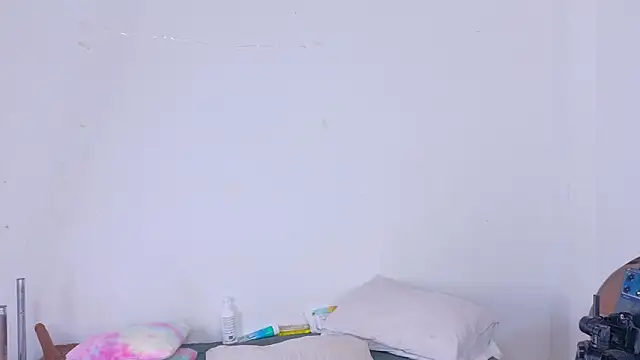 Chleo   online show from 11/12/25, 01:11