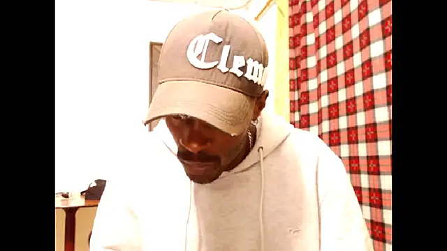 phillip-hot online show from 11/29/25, 04:37