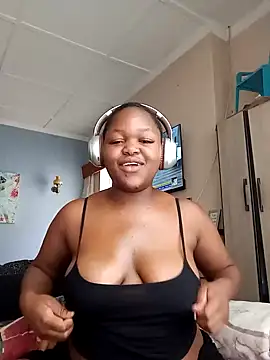 Snapshot of Sexymamibo chatting on 03/18/25, 12:14 Sexymamibo online show from 03/18/25, 12:14