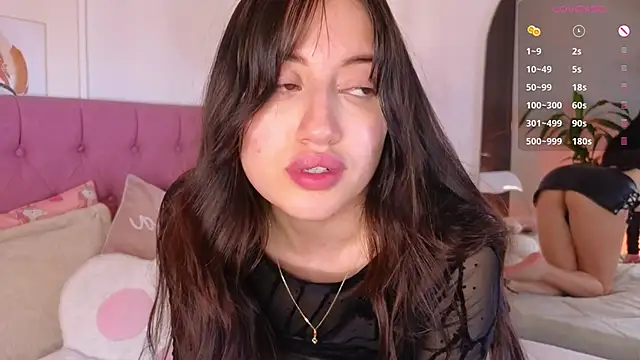 Snapshot of eimy22 chatting on 12/13/24, 02:32 eimy22 online show from 12/13/24, 02:32