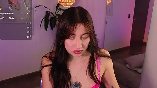 Snapshot of eimy22 chatting on 02/13/25, 11:15 eimy22 online show from 02/13/25, 11:15