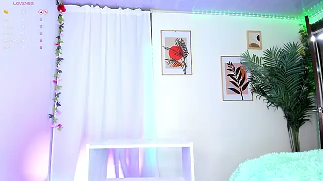 Snapshot of Valeria_Thompson1 chatting on 01/21/25, 02:33 Valeria Thompson1 online show from 01/21/25, 02:33