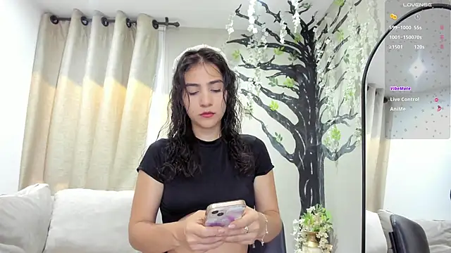 Snapshot of Miranda_doll_ chatting on 05/16/26, 12:26 Miranda doll online show from 05/16/26, 12:26